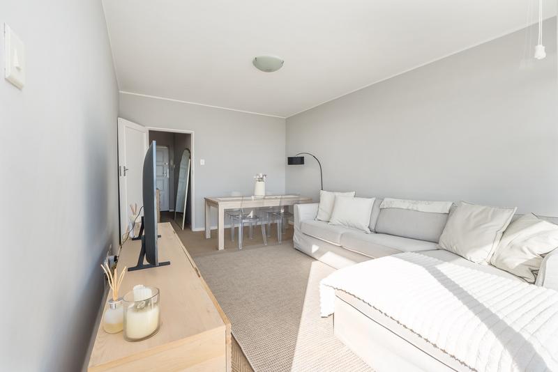 To Let 1 Bedroom Property for Rent in Sea Point Western Cape